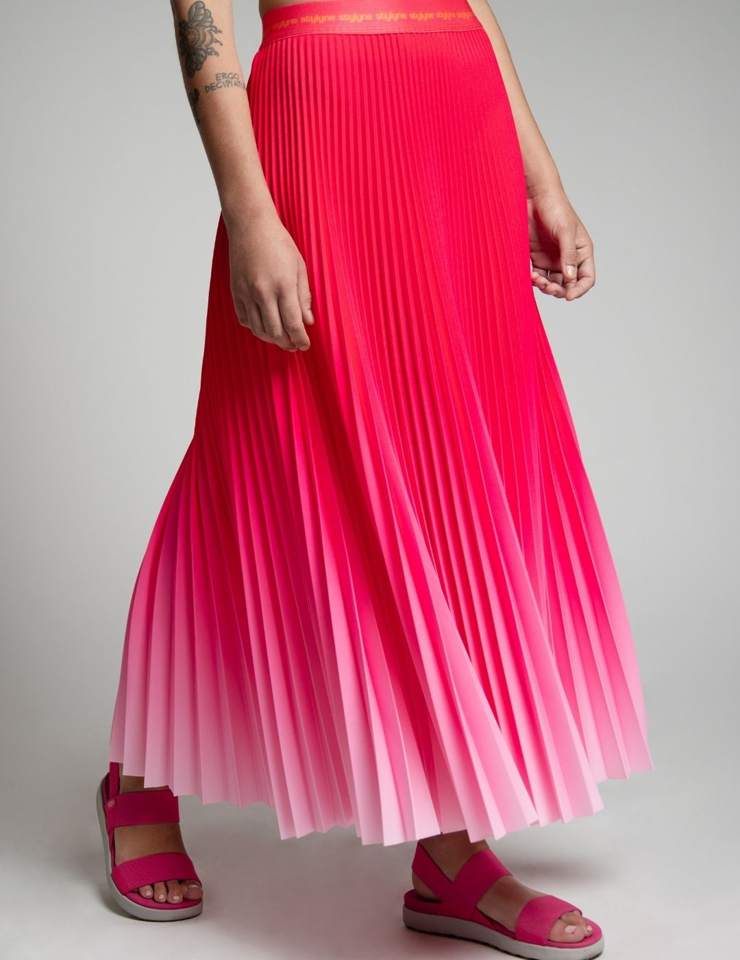 Pony Pink Ombre Long Pleated Skirt