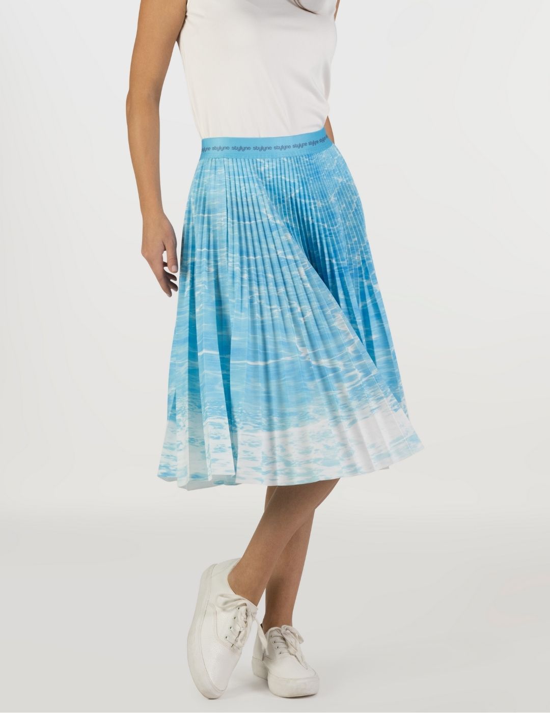 Splash Medium Pleated Skirt