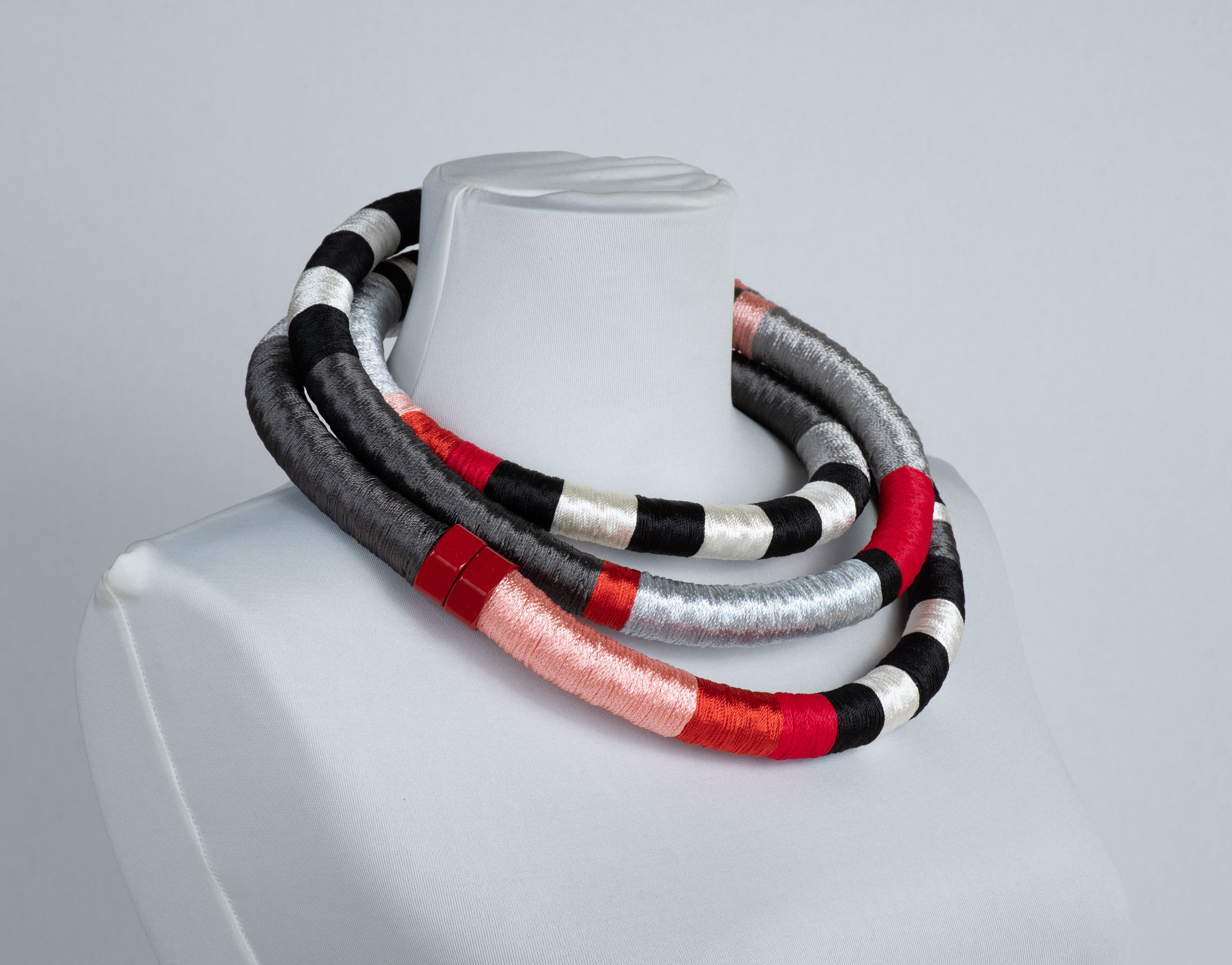 Kia Fil x Stylyne Loop Necklace